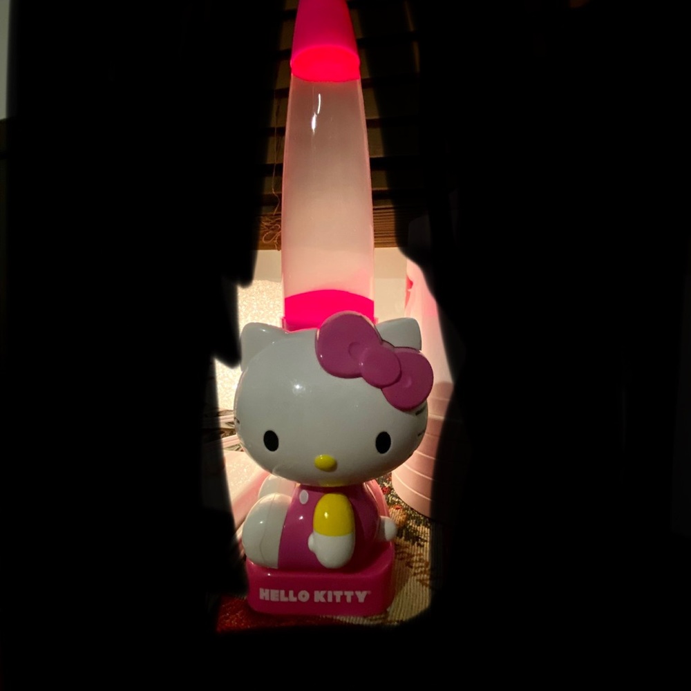 Hello kitty lava lamp
